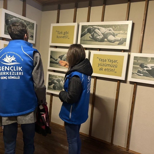 Yaşar Doğu Anı Evi Müzesi'ne gençlerden ziyaret