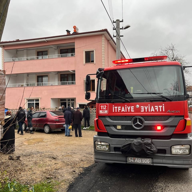 Sakarya'da yaşlı kadın, yangın çıkan evde ölü bulundu