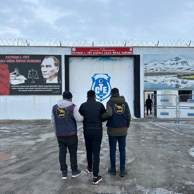 Ağrı'da kesinleşmiş hapis cezası bulunan 4 firari hükümlü yakalandı