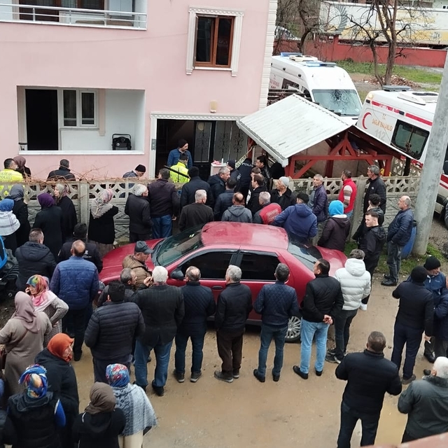 Elektrikli ısıtıcının devrilmesiyle evde yangın çıktı; 95 yaşındaki kadın ö...