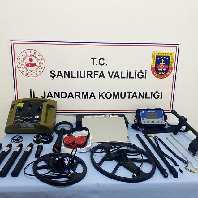 Şanlıurfa'da dedektörle kırsal alanda arama yapan 6 şüpheli yakalandı