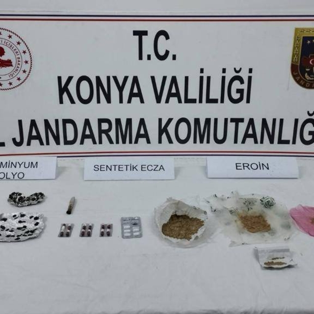 Konya'da uyuşturucu operasyonlarında 3 şüpheli tutuklandı