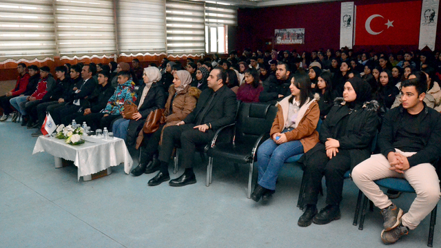 Kars'ta lise öğrencilerine Milli Savunma Üniversitesi tanıtıldı