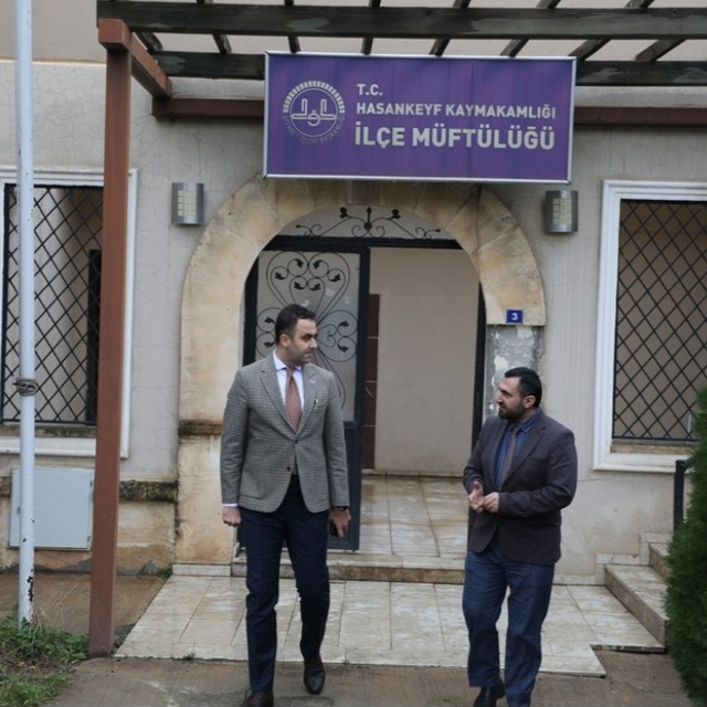 Hasankeyf Kaymakamı İmrak kurumları ziyaret etti