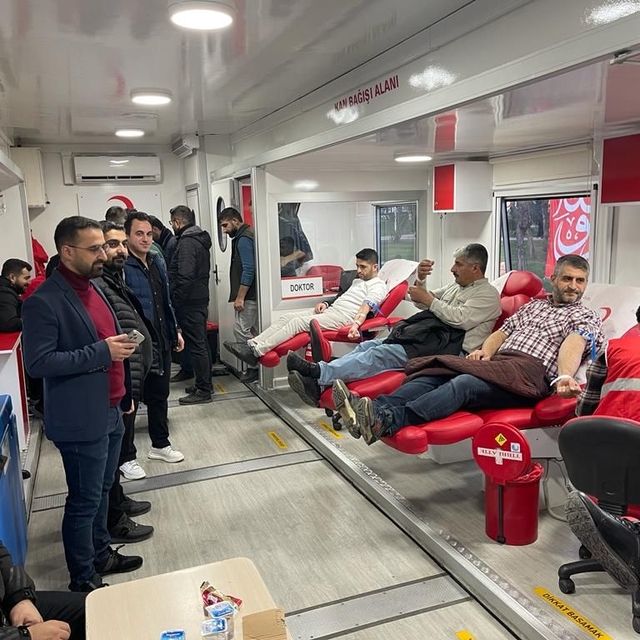 Batman'da HÜDA PAR üyeleri kan bağışında bulundu