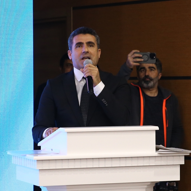 AK Parti Bingöl Belediye Başkanı adayı Arıkan, partililerle bir araya geldi...