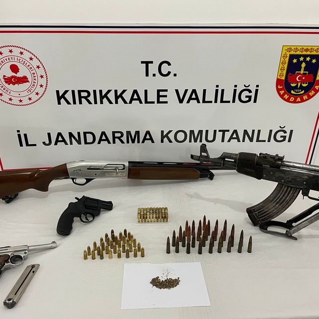 Kırıkkale'de samanların arasına gizlenmiş ruhsatsız silah ele geçirildi