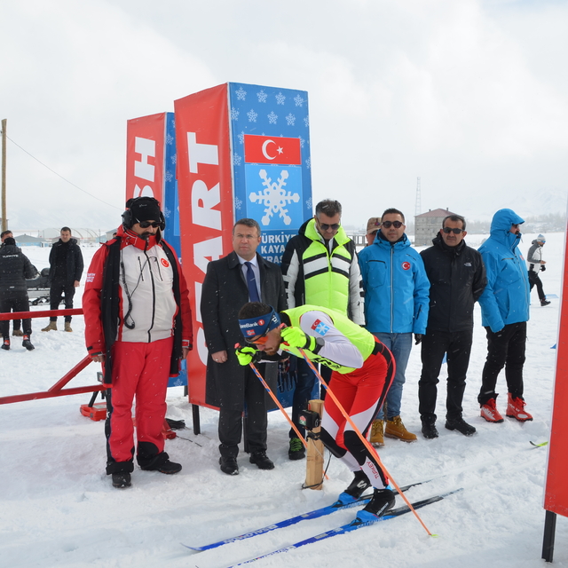 Yüksekova'da Kayaklı Koşu Milli Takım seçmeleri başladı