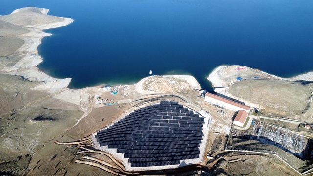 Elazığ'da DSİ'nin kurduğu GES ile çiftçinin sulama için elektrik maliyeti azalacak