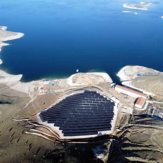 Elazığ'da DSİ'nin kurduğu GES ile çiftçinin sulama için elektrik maliyeti a...