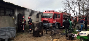 Samanlık ve ahır yangınında 9 büyükbaş öldü