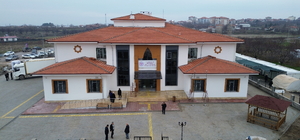 Malatya'da depremden sonra yapılan semt polikliniği 22 mahalleye hizmet ver...