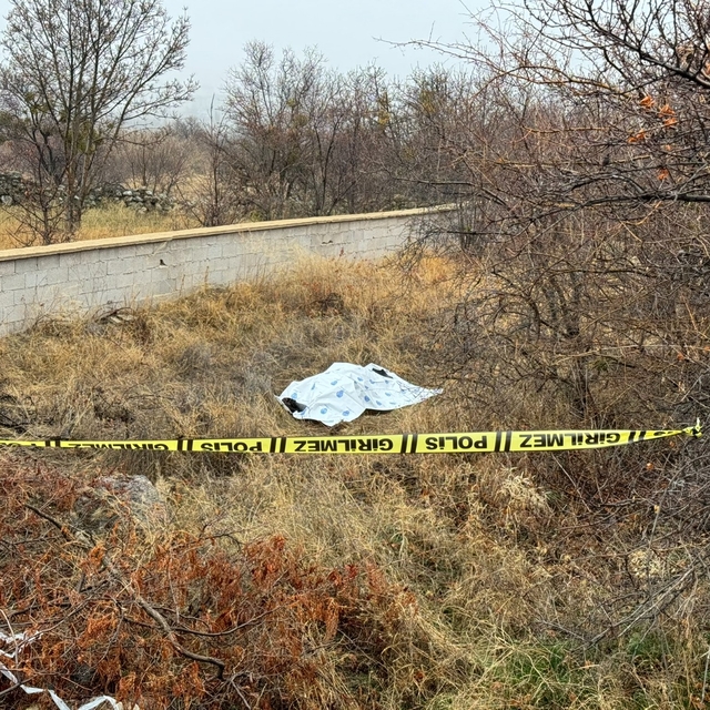 Niğde'de arazide erkek cesedi bulundu