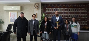 Bayat Belediye Başkanı Bodur'dan sporculara ödül