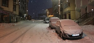 Karlıova'da kar 4 metreyi geçti, iş makinesi gözden kayboldu (2)