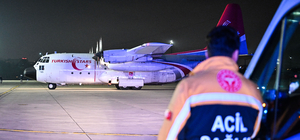 Gazzeli hasta ve refakatçilerini taşıyan askeri uçak Ankara'ya indi