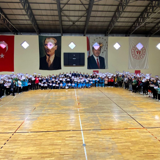 Vezirköprü'de Okul Sporları İlçe Birinciliği ödül töreni düzenlendi