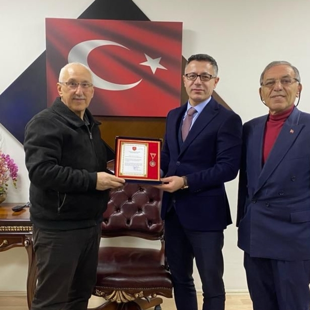 Bulancak'ta Türk Silahlı Kuvvetlerini Güçlendirme Vakfı bağışçılarına plake...