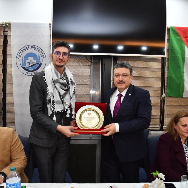 Ortahisar Belediye Başkanı Genç, Filistinli öğrencilerle bir araya geldi
