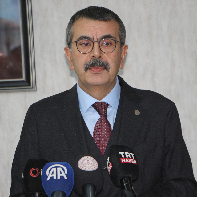 Bakan Tekin: Okullarda karne öncesi etkinlikler yapılacak