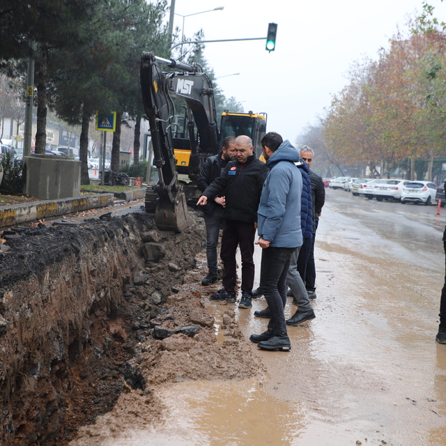 Diyarbakır'da altyapıyı yenileme çalışması yapılıyor