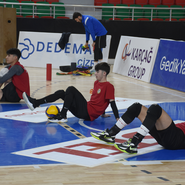 Cizre Belediyespor, Galatatasaray HDI Sigorta maçı hazırlıklarını tamamladı