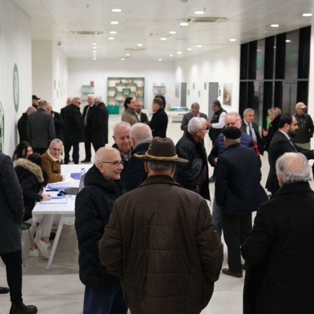 Bursaspor'un yeni yönetiminin belirleneceği genel kurul 20 Ocak'a ertelendi