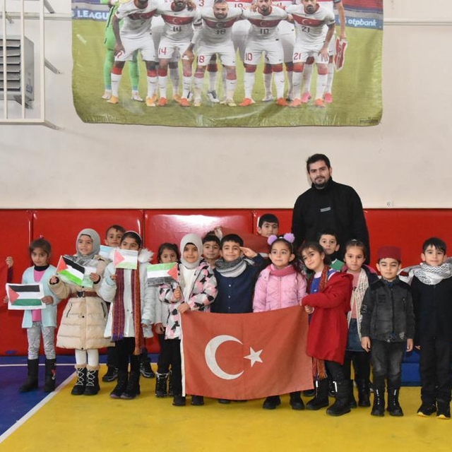 Erzurum'da okullarda Filistin yararına düzenlenen kermeslerde 150 bin lira...