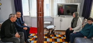 Kocaeli Valisi Yavuz, Gölcük'te aile ziyaretlerinde bulundu