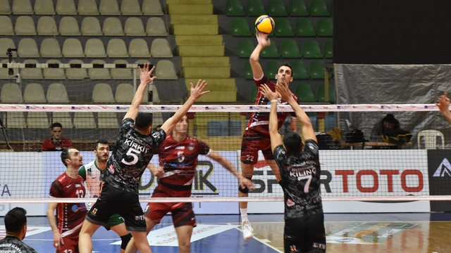 Voleybol: AXA Sigorta Efeler Ligi