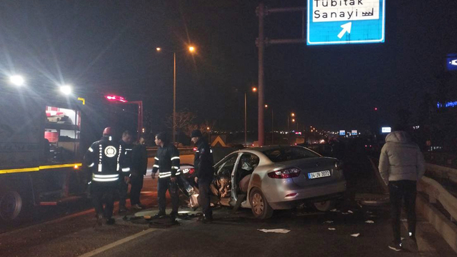 Kocaeli'de bariyere çarpan otomobildeki 4 kişi yaralandı