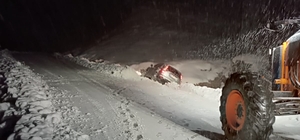 Siirt'te karda mahsur kalan vatandaşlar kurtarıldı