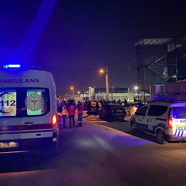 Kocaeli'de restoranda çıkan silahlı kavgada 4 kişi yaralandı