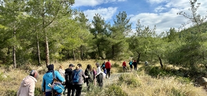 Hatay'da çevre gönüllüleri doğa yürüyüşü yaptı