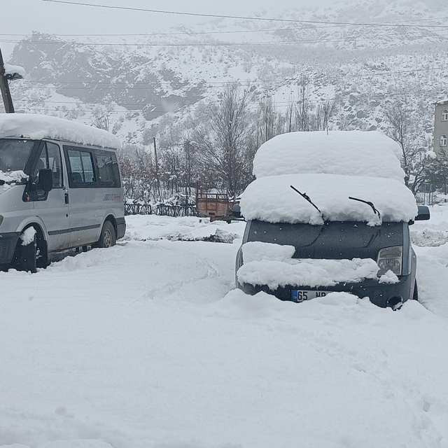 Şırnak'ta kar ve sis etkili oldu