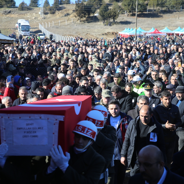 Şehit Sözleşmeli Er Emrullah Gülmez, Kahramanmaraş'ta son yolculuğuna uğurl...