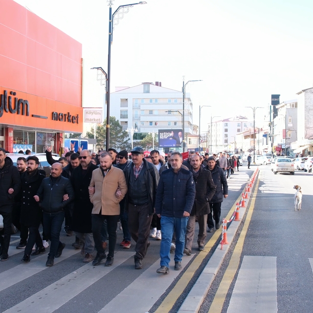 Şarkışla'da şehitler için yürüyüş düzenlendi