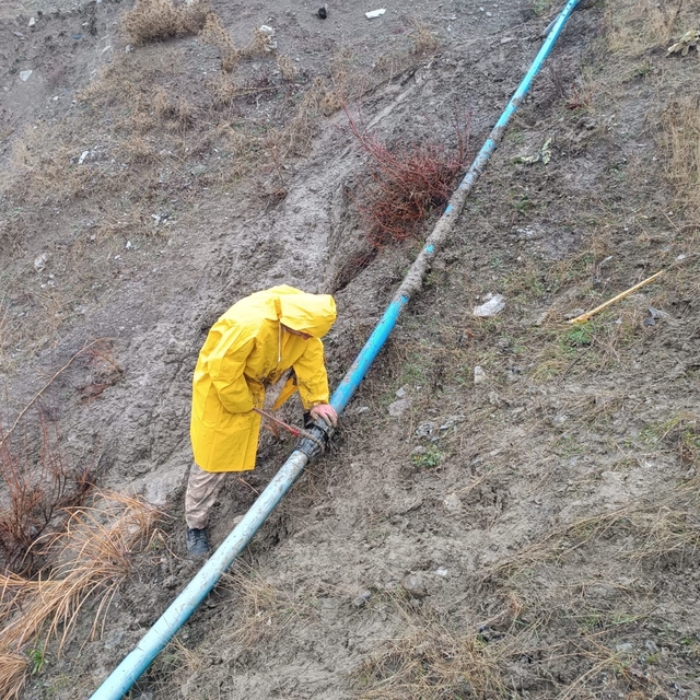 Uludere'de toprak kayması nedeniyle zarar gören içme suyu hattı onarıldı