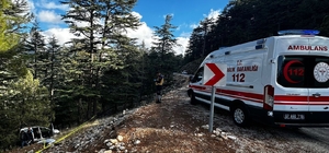 Antalya'da devrilen hafif ticari araçtaki 1 kişi öldü, 2 kişi yaralandı