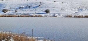 Gerede Gölü'nün yüzeyi buz tuttu 
