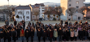 Bilecik'teki okullarda şehitler için saygı duruşunda bulunuldu