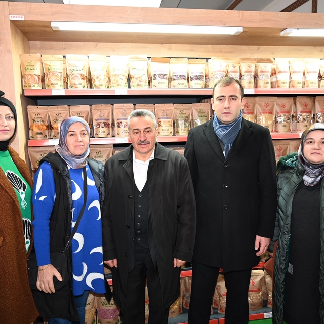 Kadın üreticiler kooperatif çatısı altında satış noktası açtı