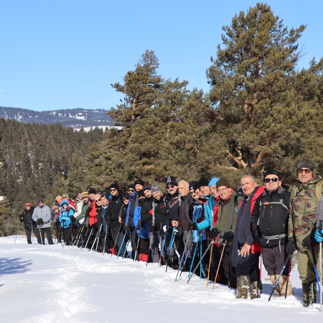 Doğaseverler, 2 bin 634 metre yükseklikteki Bayraktepe'de şehitleri andı