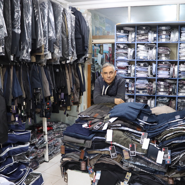 Ferizlili terzi 46 yıldır iğne ipliği elinden bırakmıyor