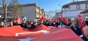 Düzce'de teröre tepki yürüyüşü düzenlendi, şehitler için dua edildi