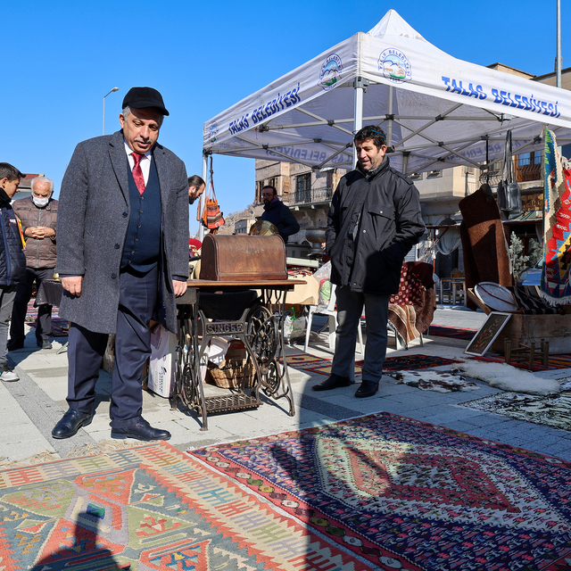 Talas Belediye Başkanı Yalçın, Antika Pazarı'nı ziyaret etti