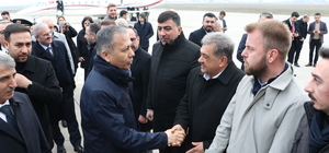 İçişleri Bakanı Yerlikaya'dan Kahramanmaraşlı şehit ailesine taziye ziyaret...