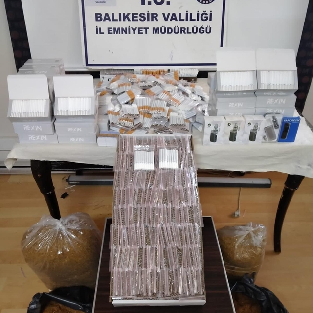 Balıkesir'de kaçakçılık operasyonunda dört kişi yakalandı