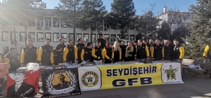 Seydişehir'de şehitler için lokma dağıtıldı