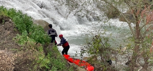 Dere yatağındaki kayalıkta ölü bulundu